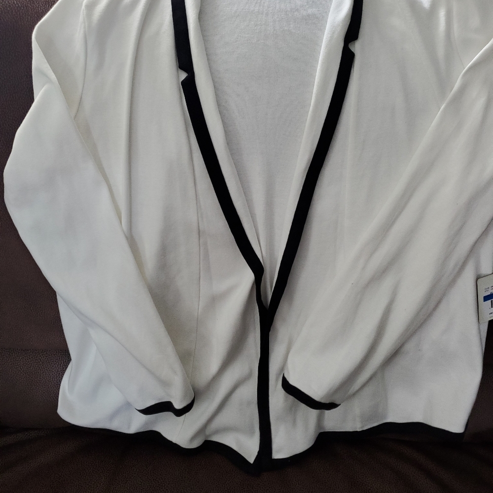 Womens white cotton cardigan with black trim. NWT